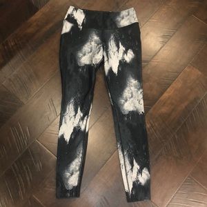 ❤️NWOT❤️ Nike Marble Print Tights